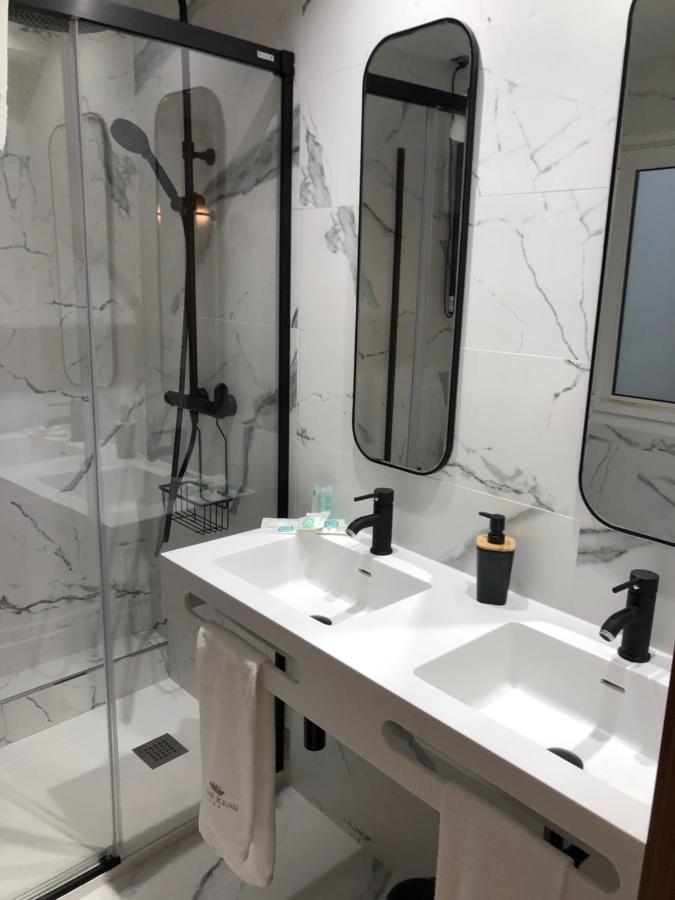 סנטיאגו דה קומפוסטלה Luxury Apartment With Jacuzzi מראה חיצוני תמונה